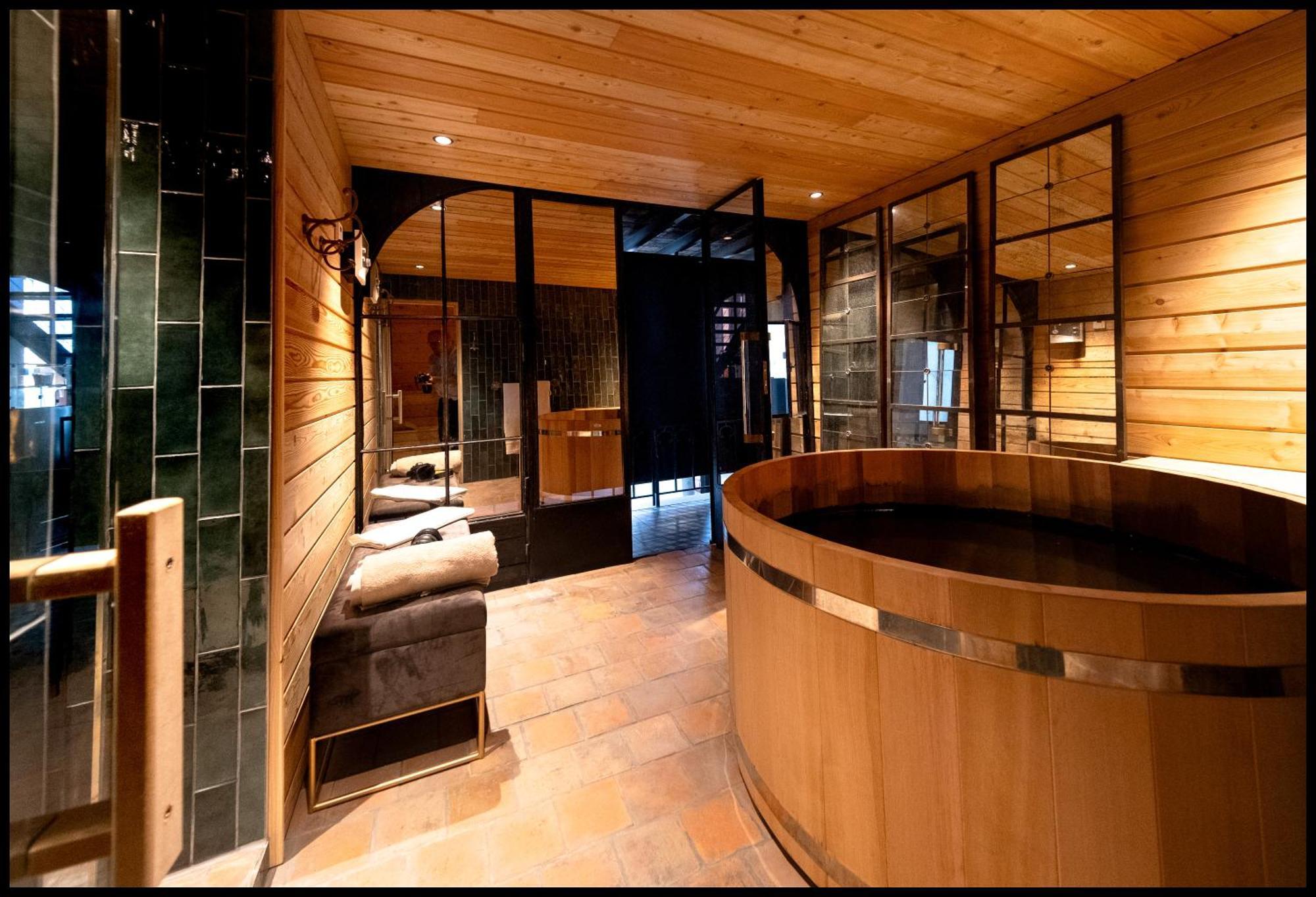 La Chapelle Du Carmel - Centre Ville - 340 M2 - Spa - Cinema - Parking - Reims Esterno foto